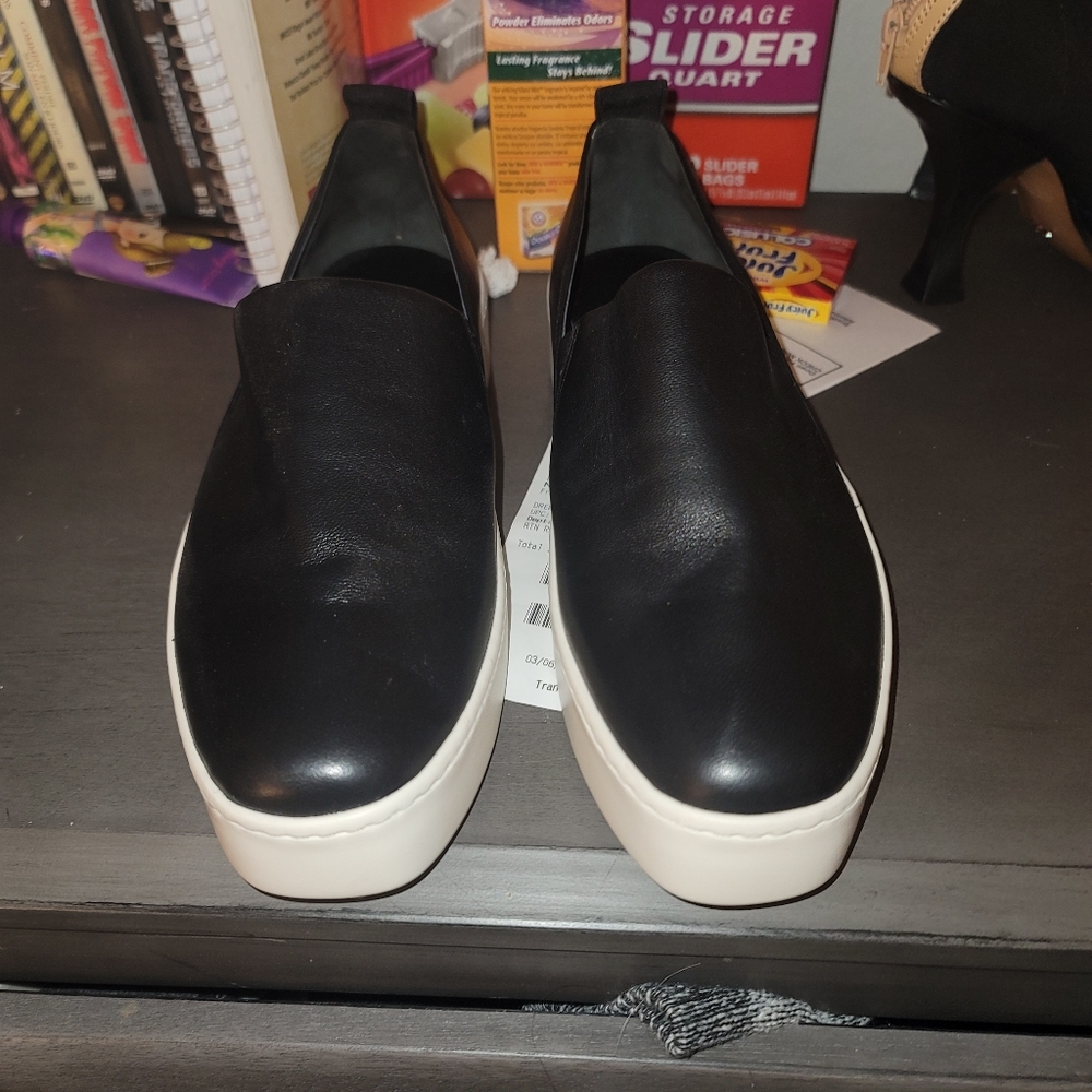 Vince Camuto Black Leather Slip Ons Sz 8.5M